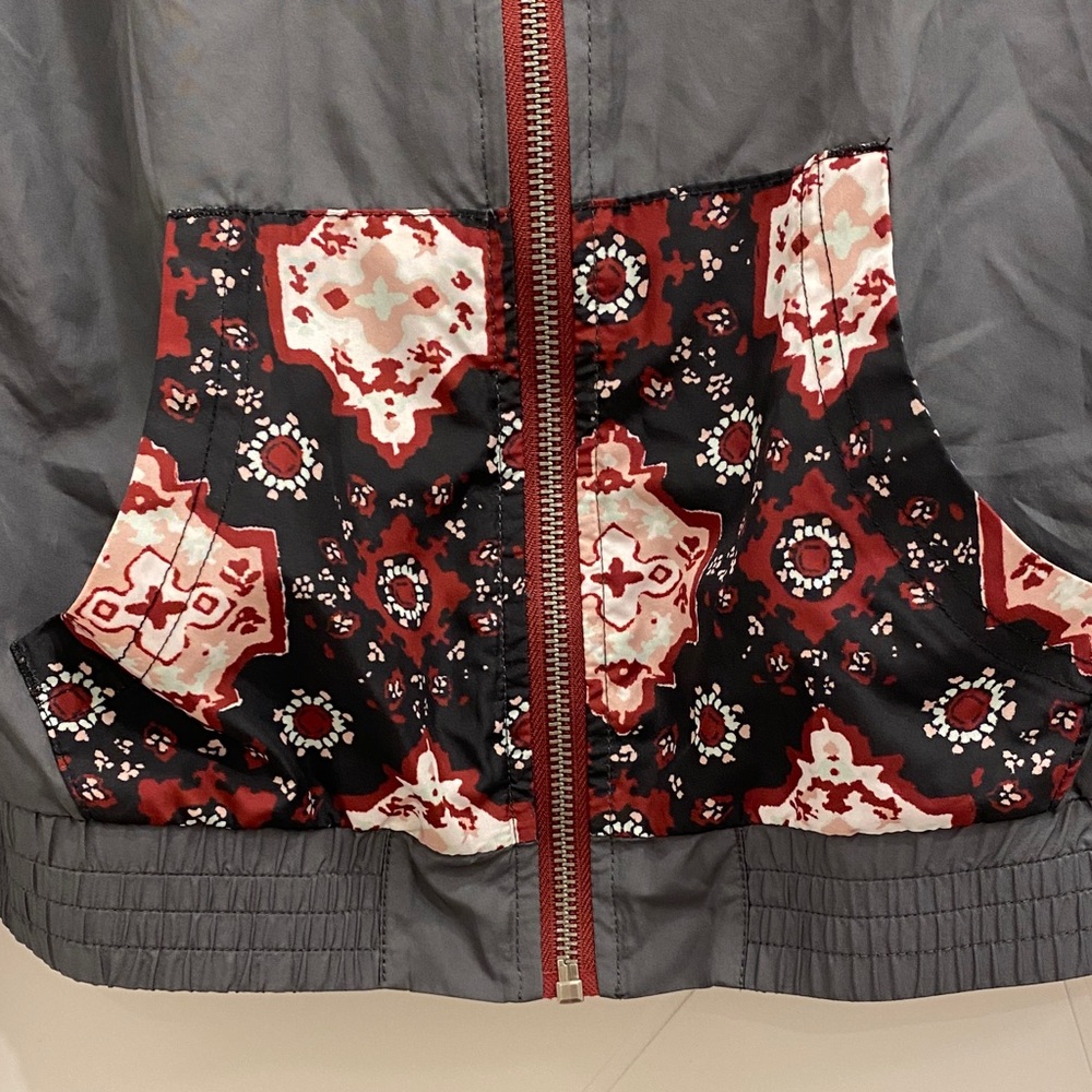 💥 Empyre Hooded Windbreaker Grey Floral Zip Front Lightweight Utility Hoodie - Picture 4 of 9